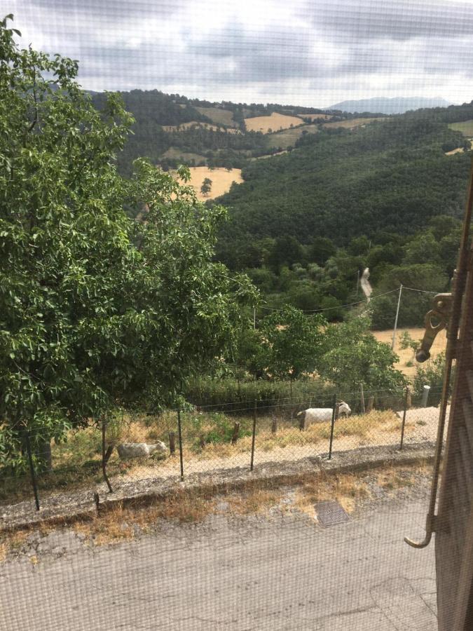 La Casetta Al Roccone Semproniano Buitenkant foto